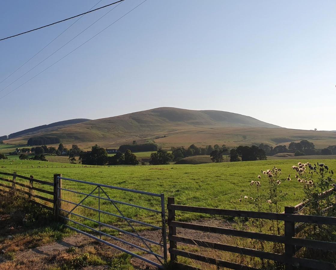 The Granary At Tinto Retreats, Biggar Is A Gorgeous 3 Bedroom Stone Cottage Wiston  Exteriér fotografie