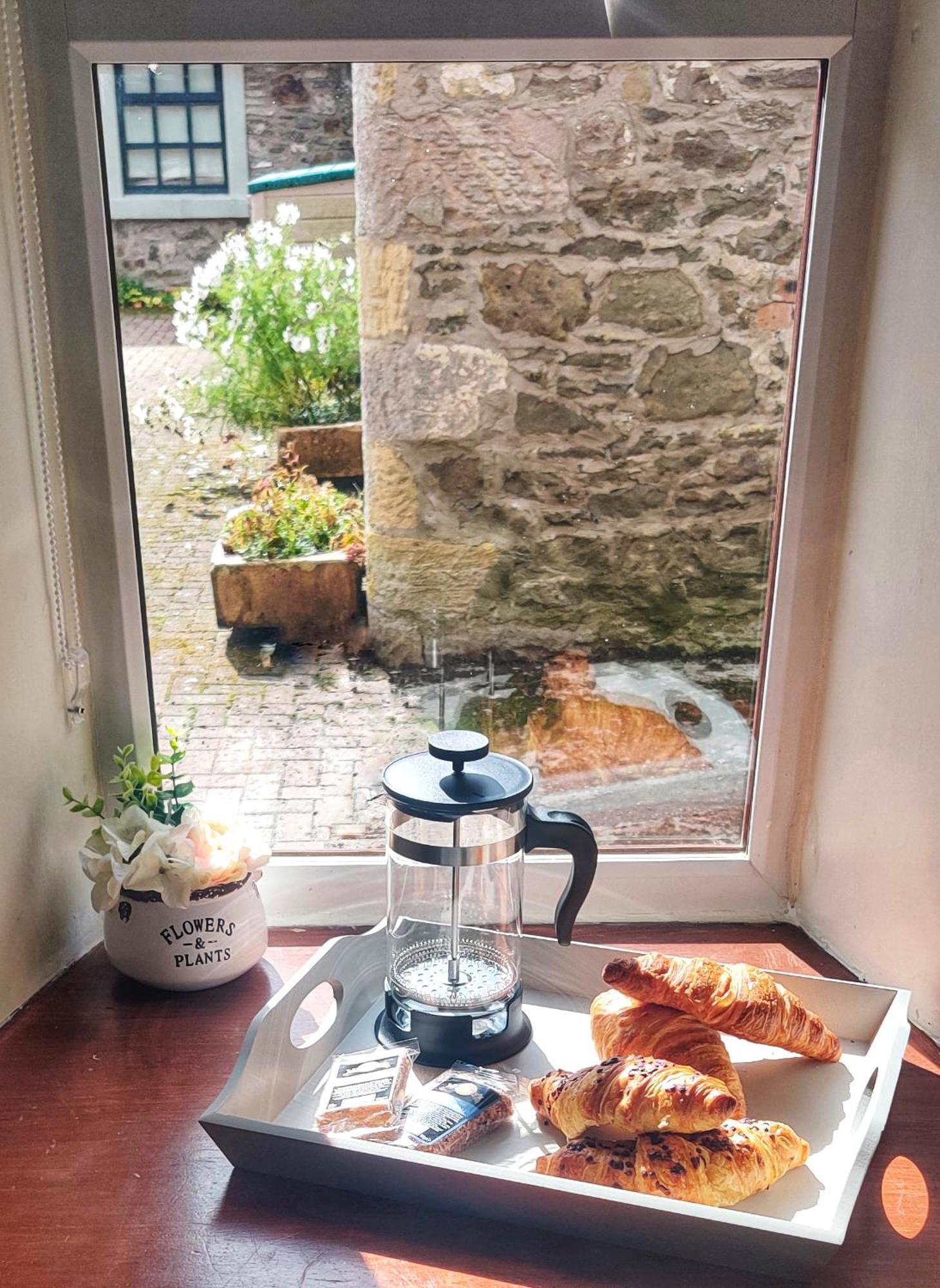 The Granary At Tinto Retreats, Biggar Is A Gorgeous 3 Bedroom Stone Cottage Wiston  Exteriér fotografie